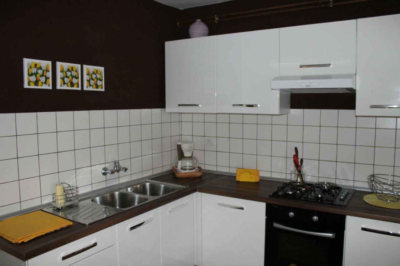 Apartments Jelusic Пировац Экстерьер фото